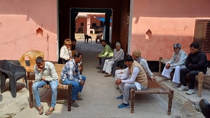 Shamli: Farmer troubled by debt committed suicide by shooting... was not even able to pay his daughter's fees