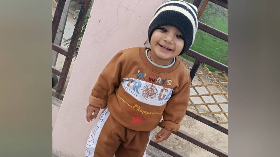 Bolero crushed two-year-old child playing outside house in Amethi died on spot