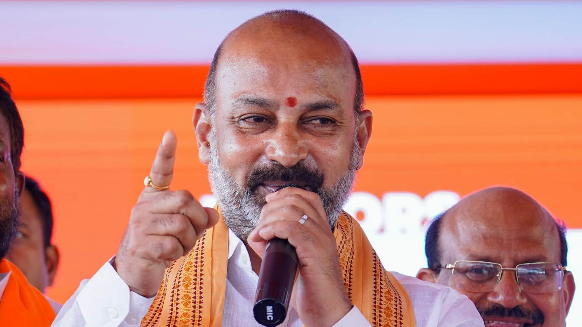 भाजपा नेता बी. संजय कुमार।