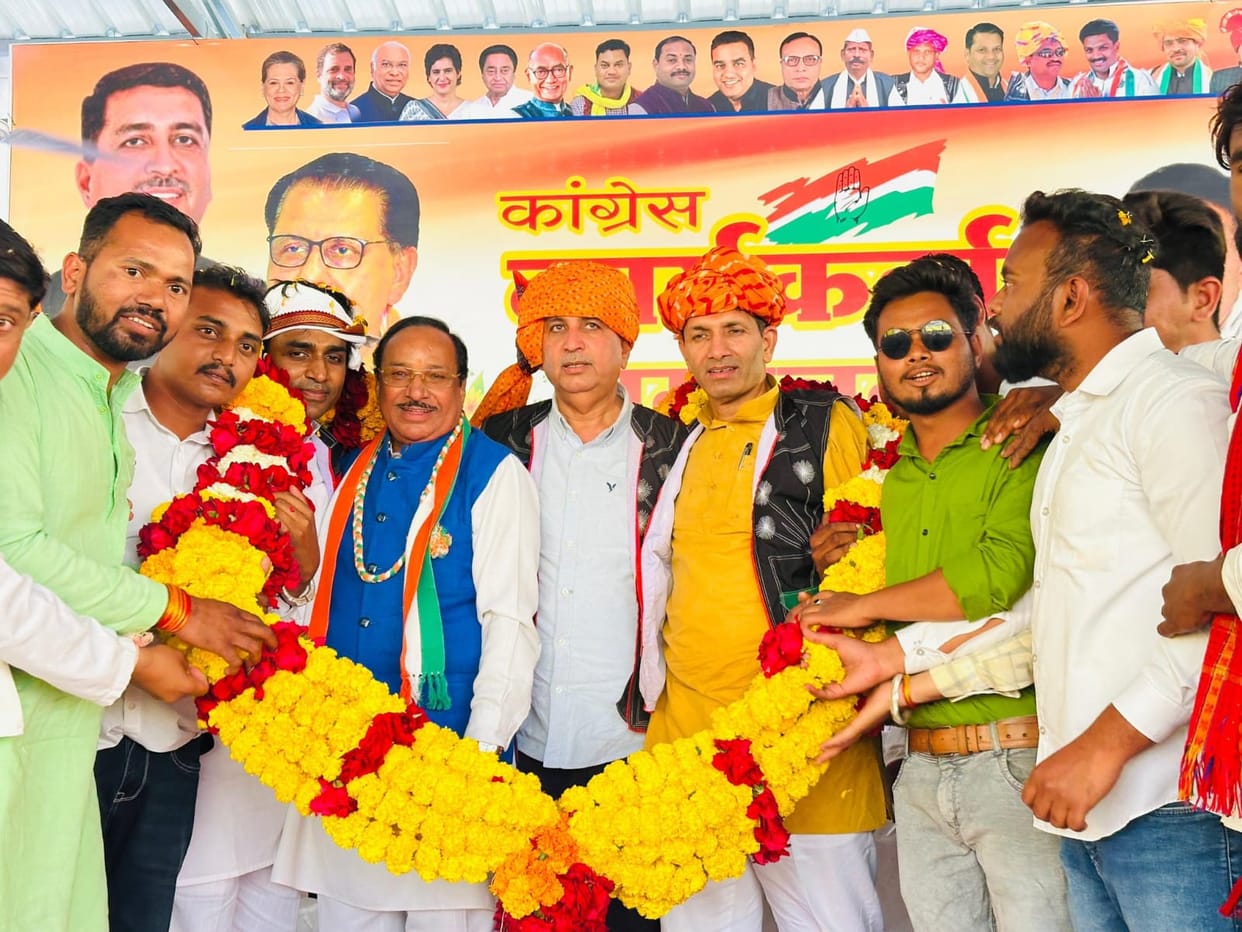 Bhopal: Congress state in-charge and leaders reached Mohankheda in tribal camp, Patwari said - we will have to