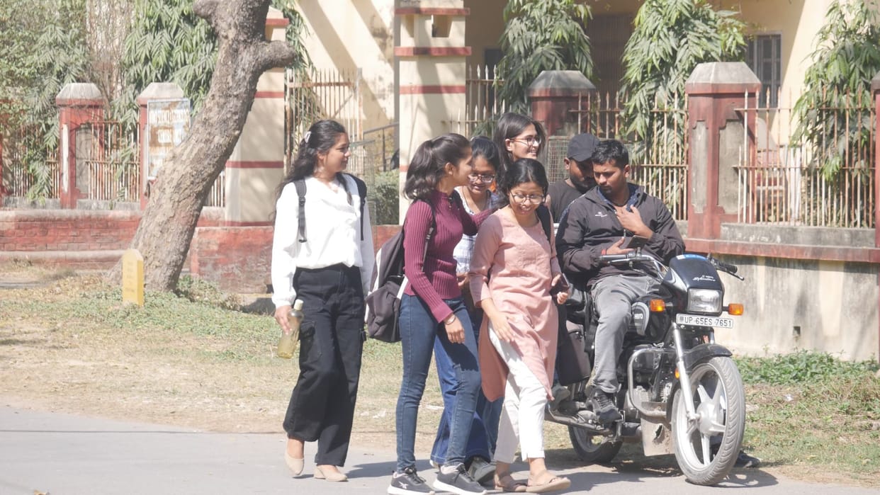 IIT BHU PG and PhD admissions start last date of registration till 7 april