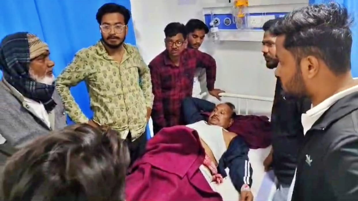 Bihar Crime: Miscreants shot uncle of MLC candidate Raees Khan in Siwan, he had recently retired from BSF