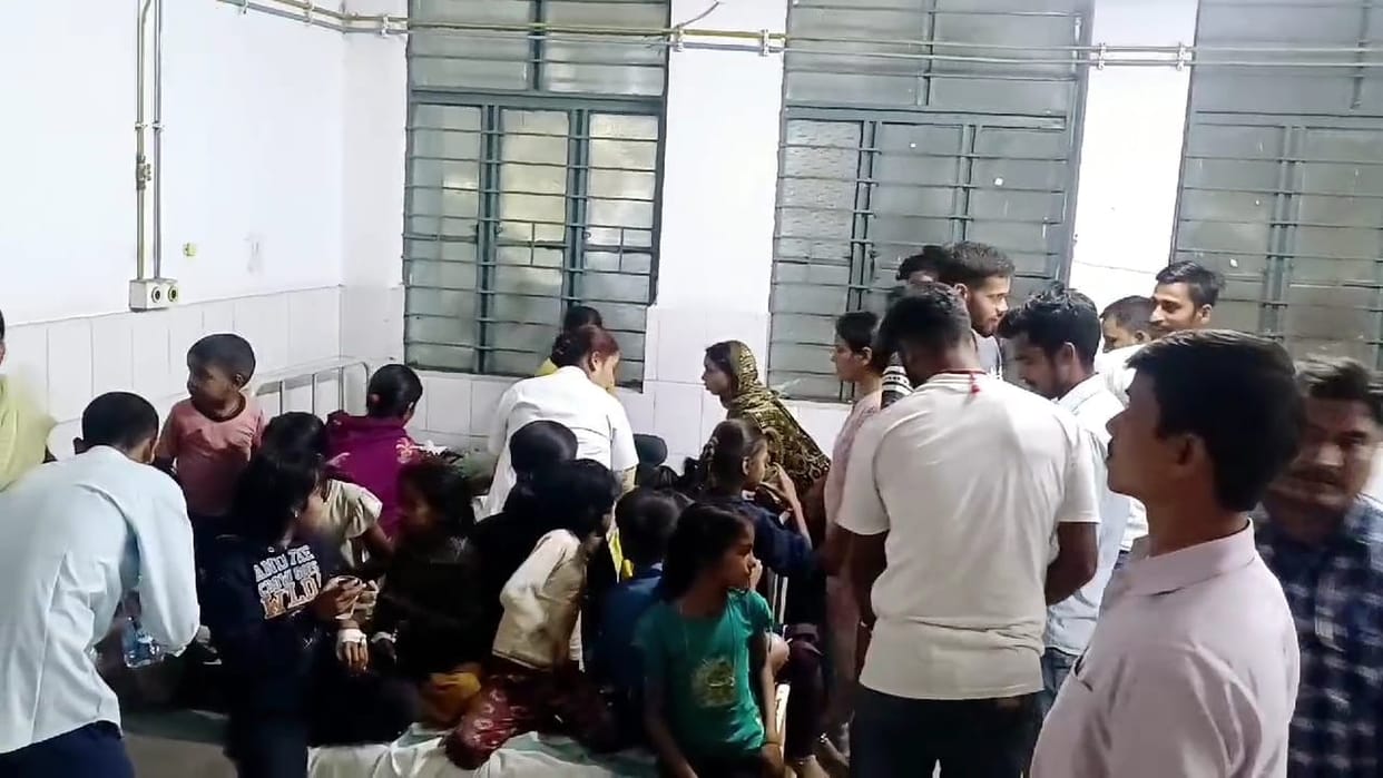 Bihar: Many children fell ill after eating mid-day meal in Lakhisarai, worm was found in dal: School, Health
