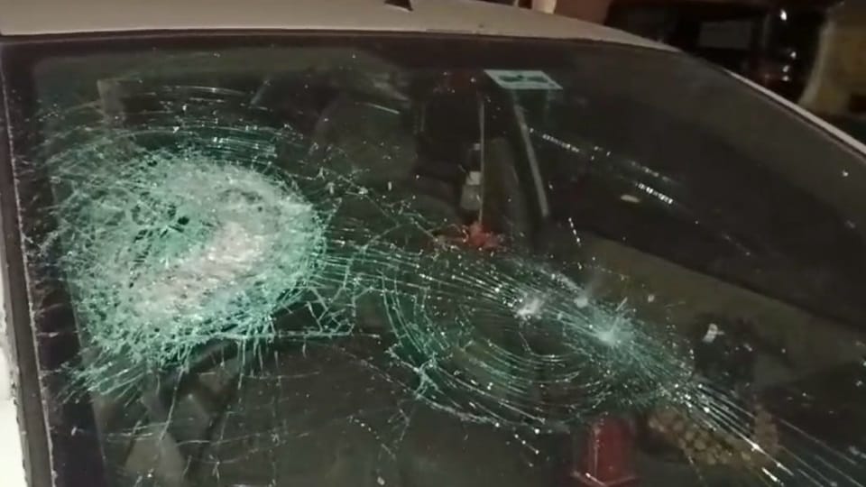 Hooliganism in Chandigarh Youths broke vehicles in Daddumajra