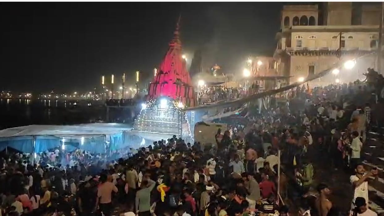 3.50 lakh devotees set out on the Panchkroshi Parikrama route