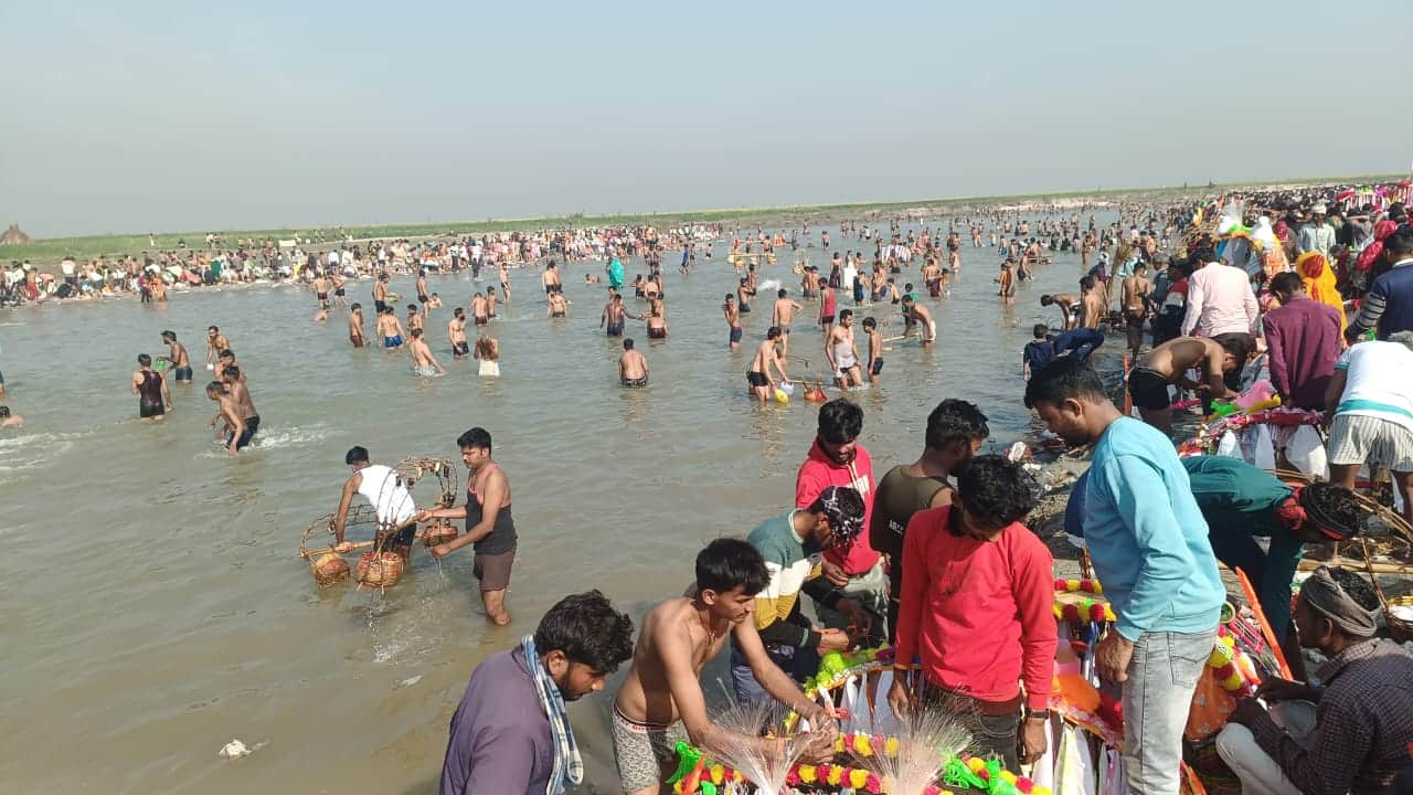 Maha Shivratri 2025 Kanwariyas Gathering At Ganga Ghats In Kanwar Mela Kasganj