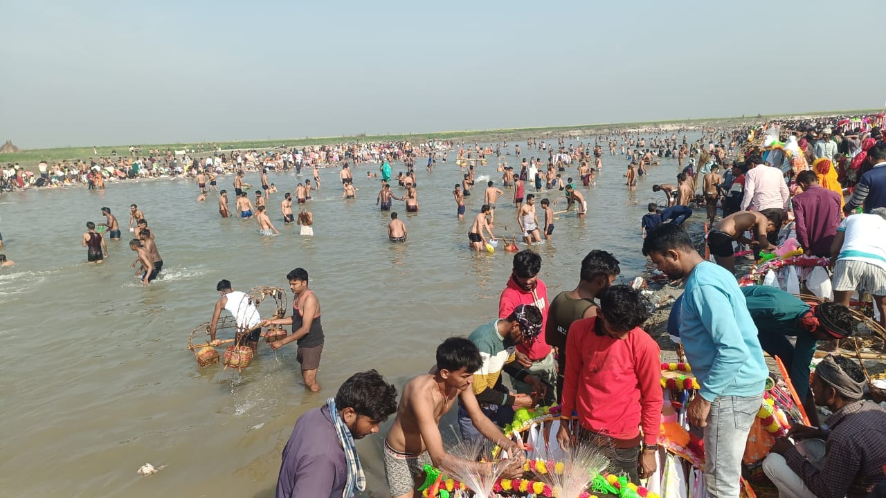 Maha Shivratri 2025 Kanwariyas Gathering At Ganga Ghats In Kanwar Mela Kasganj