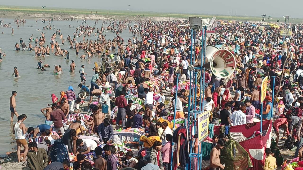 Maha Shivratri 2025 Kanwariyas Gathering At Ganga Ghats In Kanwar Mela Kasganj
