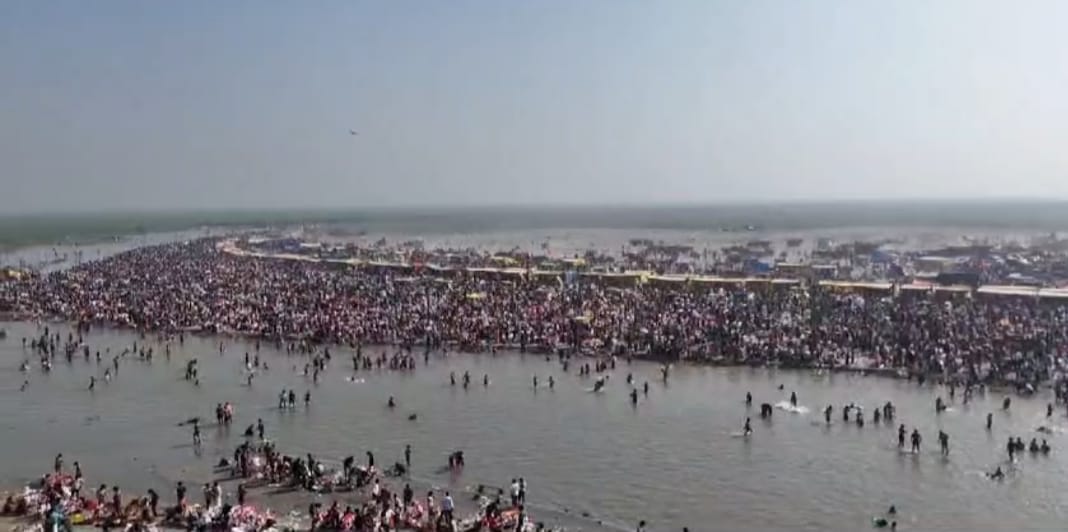 Maha Shivratri 2025 Kanwariyas Gathering At Ganga Ghats In Kanwar Mela Kasganj