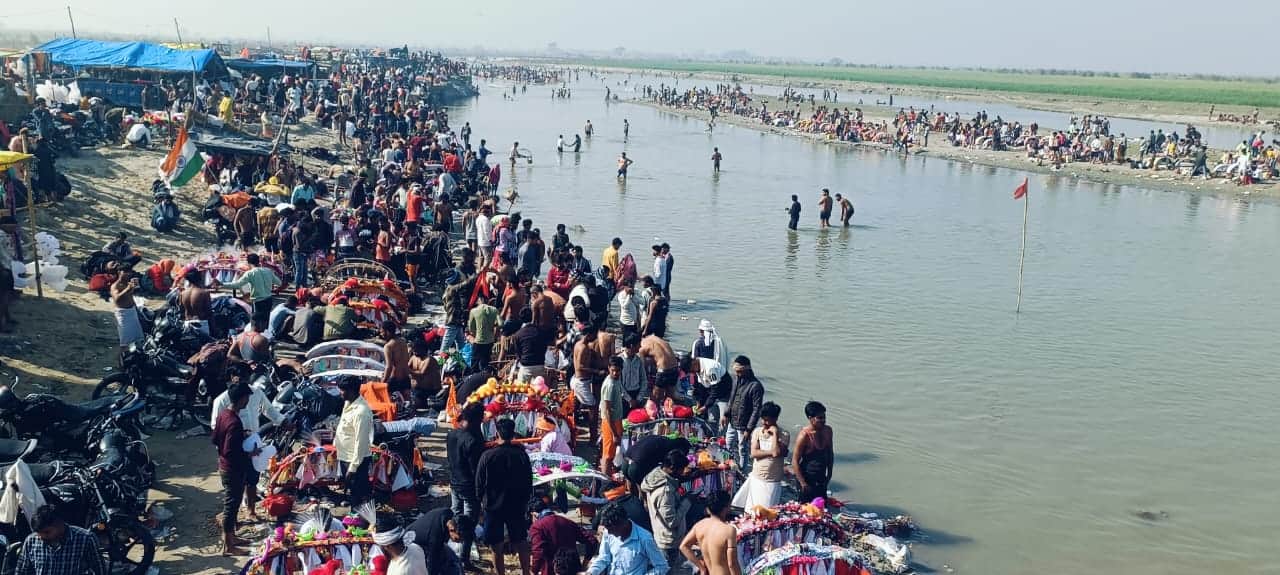 Maha Shivratri 2025 Kanwariyas Gathering At Ganga Ghats In Kanwar Mela Kasganj