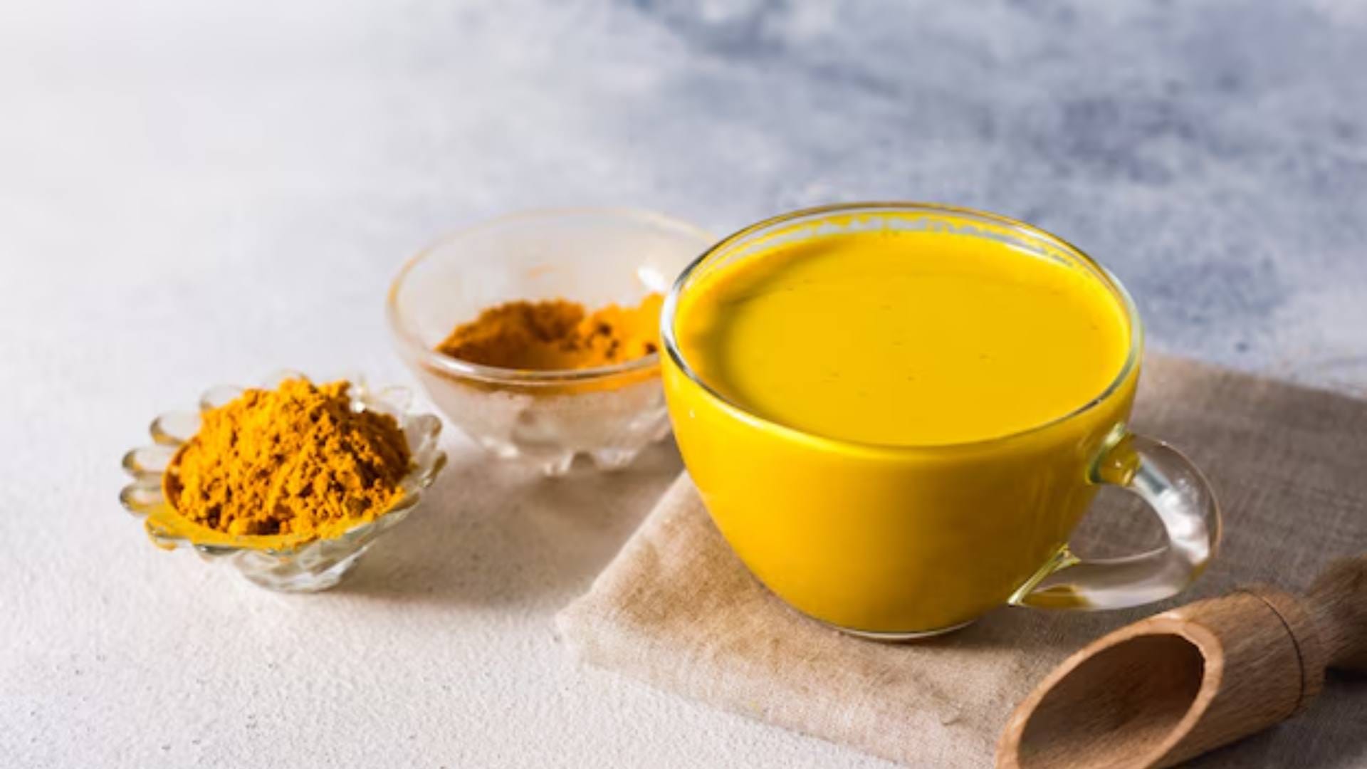 Natural Immunity Boosters Cold and cough occur as soon as the weather changes Drink these natural drinks.