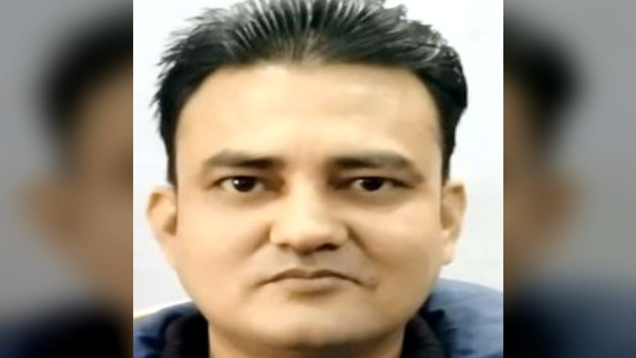 man saved from drowning he got stuck in traffic jam and died in shahjahanpur