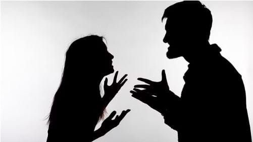 Instagram lover: Girlfriend came to meet him, created ruckus