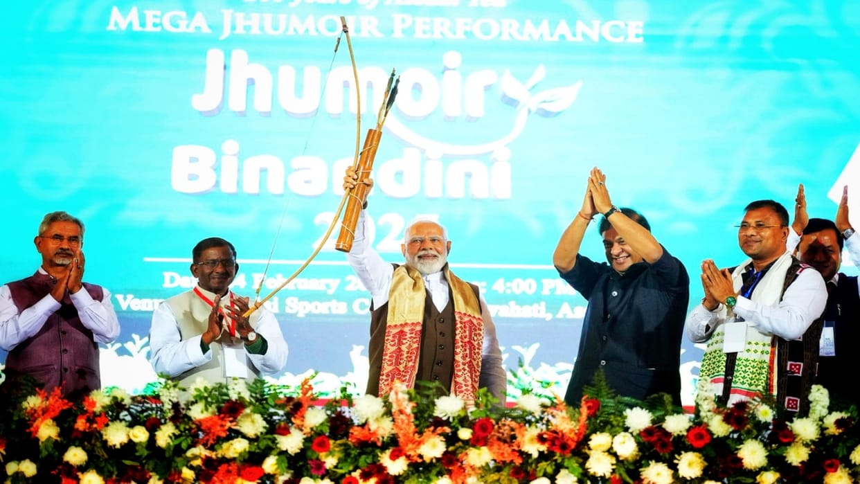 Jhumoir Binandini Laser show-traditional dance of thousands of artists Grand welcome of PM Modi in Assam