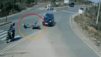 Jhunjhunu Grandfather and grandson riding bike jumped fell 50 feet away due to collision Scorpio both died