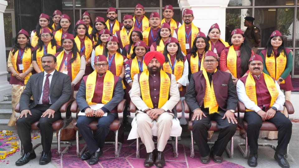 Uttarakhand Ayurved University convocation ceremony Governor Gurmit singh Attend Program