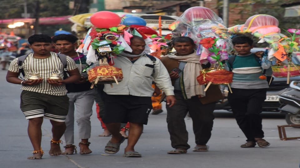Kanwariyas on the streets on Mahashivratri
