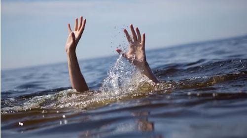 two devotees visit Bankebihari drowned in Yamuna one youth died