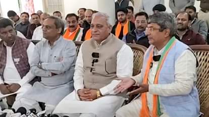 तरूण जैन के घर पहुंचे मंत्री रणबीर गंगवा व मेयर प्रत्याशी प्रवीण पोपली