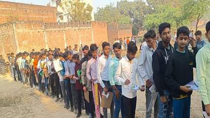 UP Board Exam 14 fake candidates caught, three lakhs left Hindi exam