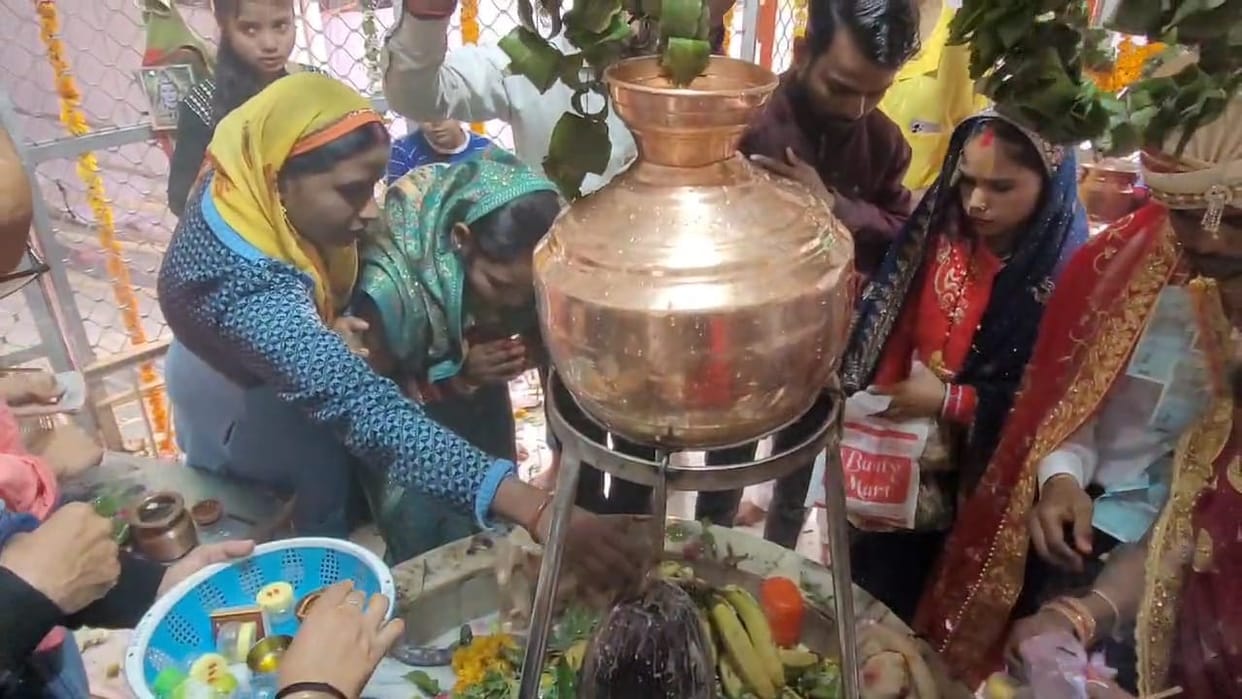 Maha Shivratri 2025: Crowds of devotees gathered in the temples