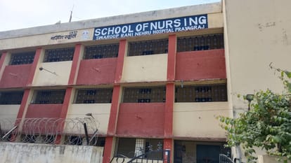 Nursing student committed suicide by hanging herself in the hostel of SRN Hospital, suicide note found in the