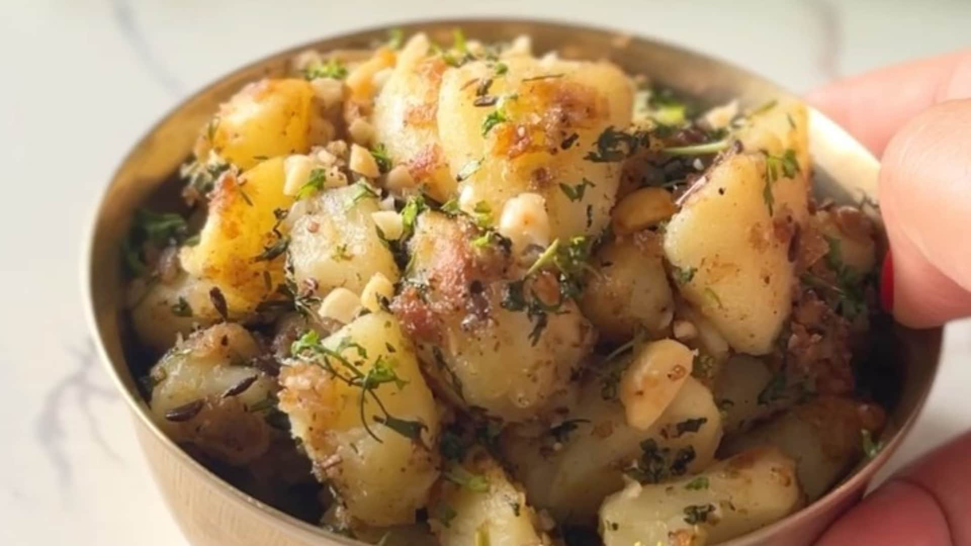 Mahashivratri 2025 Vrat Recipe Make Easy and Delicious Falahari Aloo Chaat at home know details in Hindi