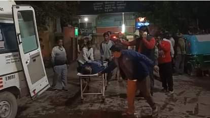 Etah: कांवड़ियों की बाइकें टकराईं...तेज आवास सुन घरों से निकल आए लोग, मच गई चीख-पुकार; एक की मौत और तीन घायल bikes of Kanwariyas collided one died and three got injured