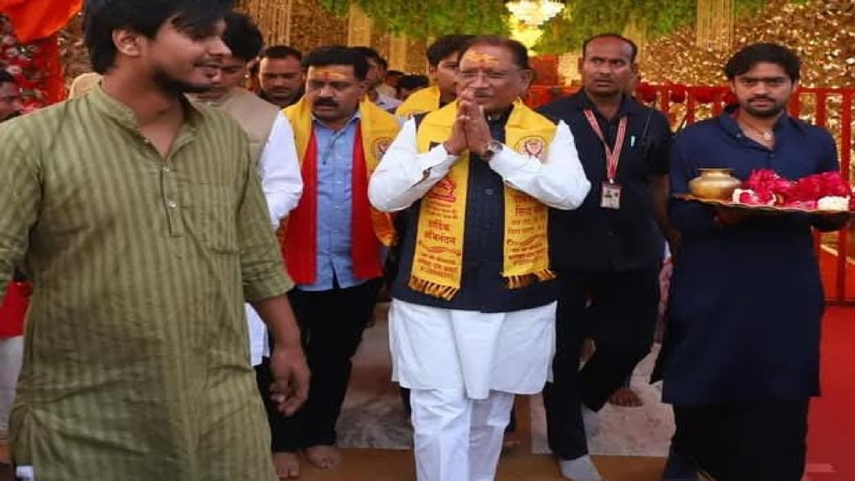 Historical event in Bageshwar Dham: CM Vishnudev Sai attended the mass marriage ceremony of 251 poor girls