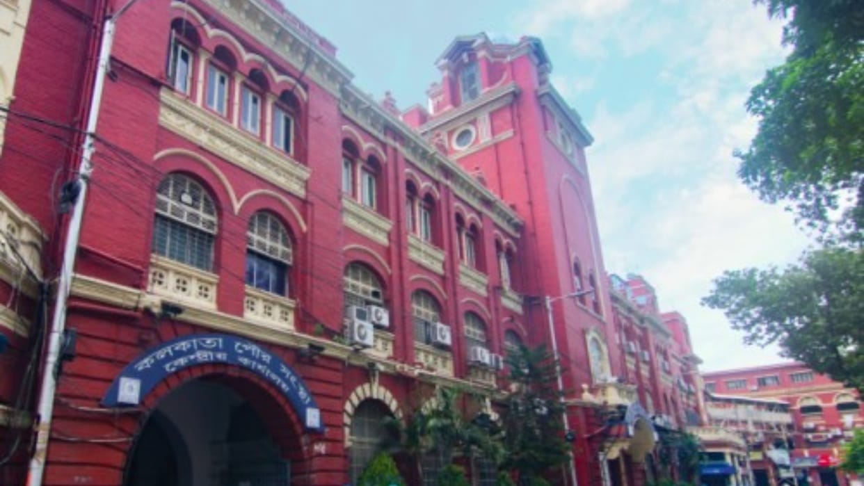 KMC cancelled Holiday list notice for Hindi medium schools, action will be taken against responsible officer
