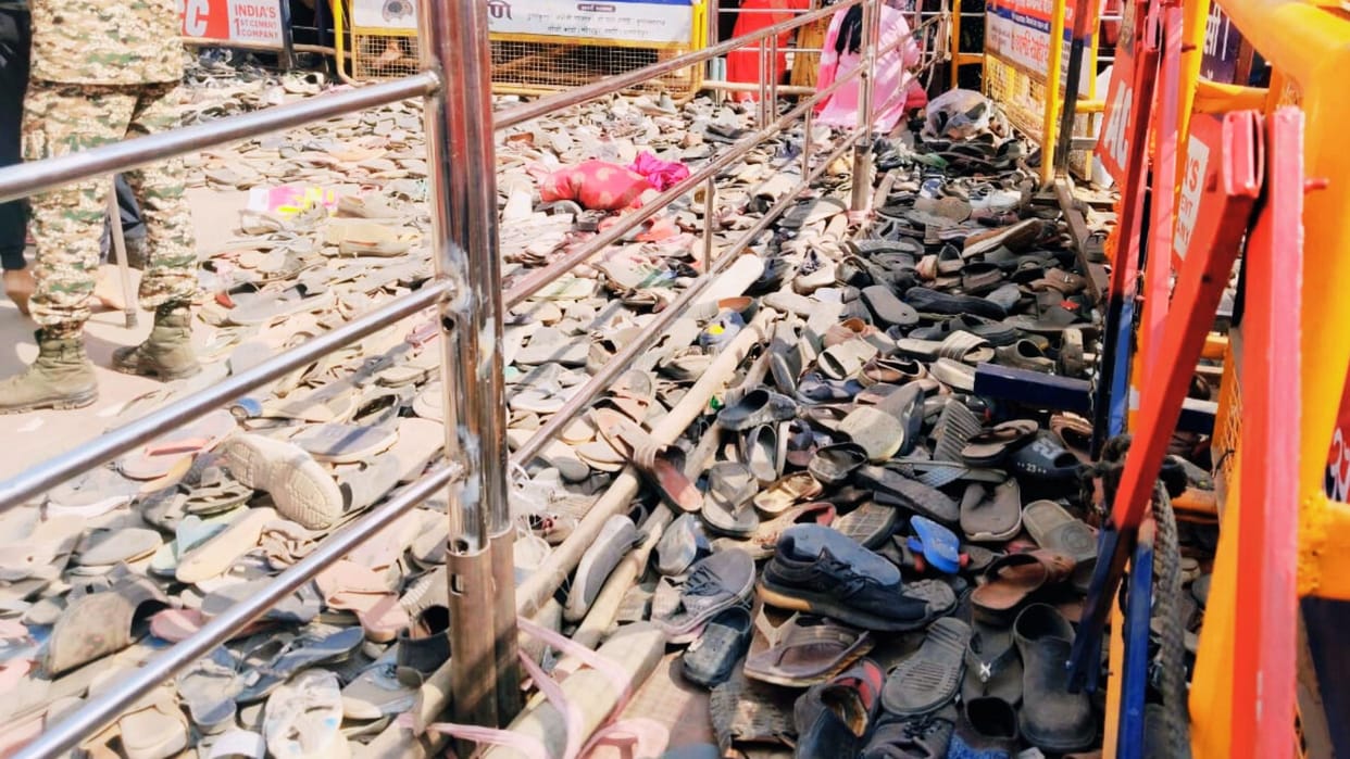 Municipal Corporation is removing two vehicles of slippers and shoes every day