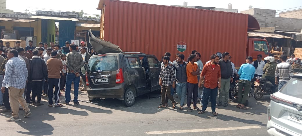 Tragic accident on Jaipur Highway WagonR car rammed into a standing trolley two people reported dead