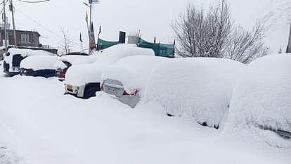 Himachal Weather: हिमाचल में भारी बारिश-बर्फबारी का ऑरेंज अलर्ट, अटल टनल, दो एनएच समेत 211 सड़कें बंद Himachal Weather Heavy snowfall in upper areas Orange alert for heavy rain and snowfall