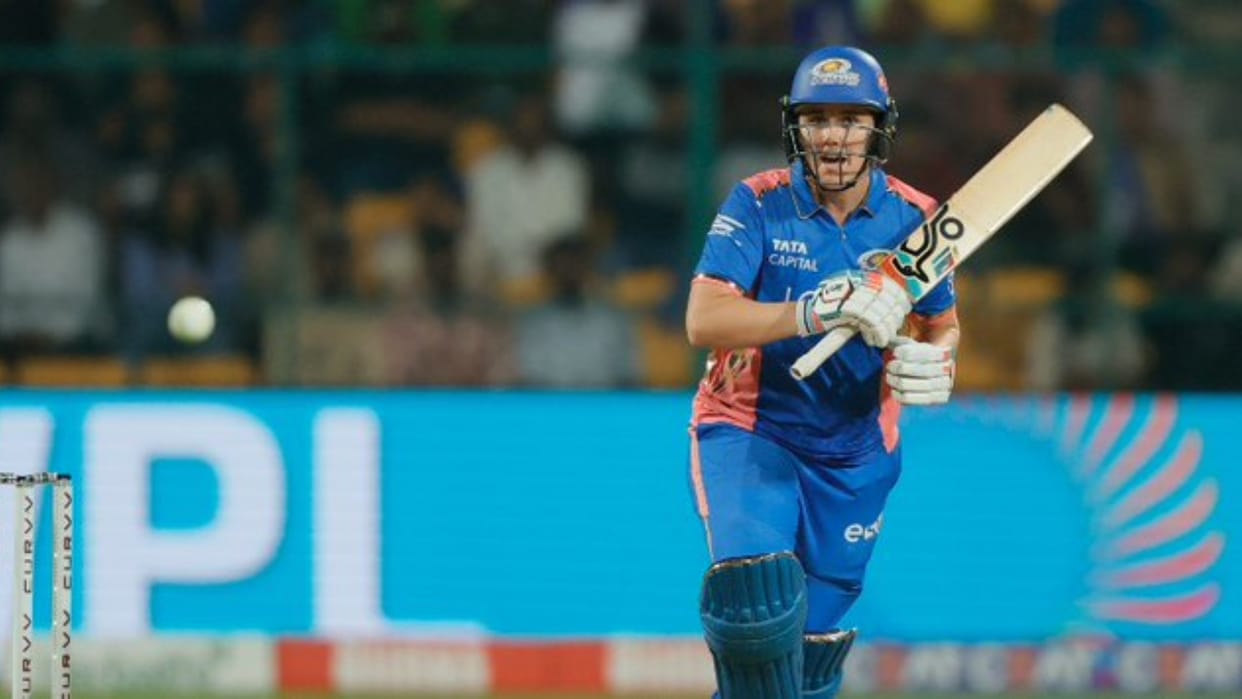 mi vs upw women live cricket score mumbai indians vs up warriorz wpl 2025 11th match updates