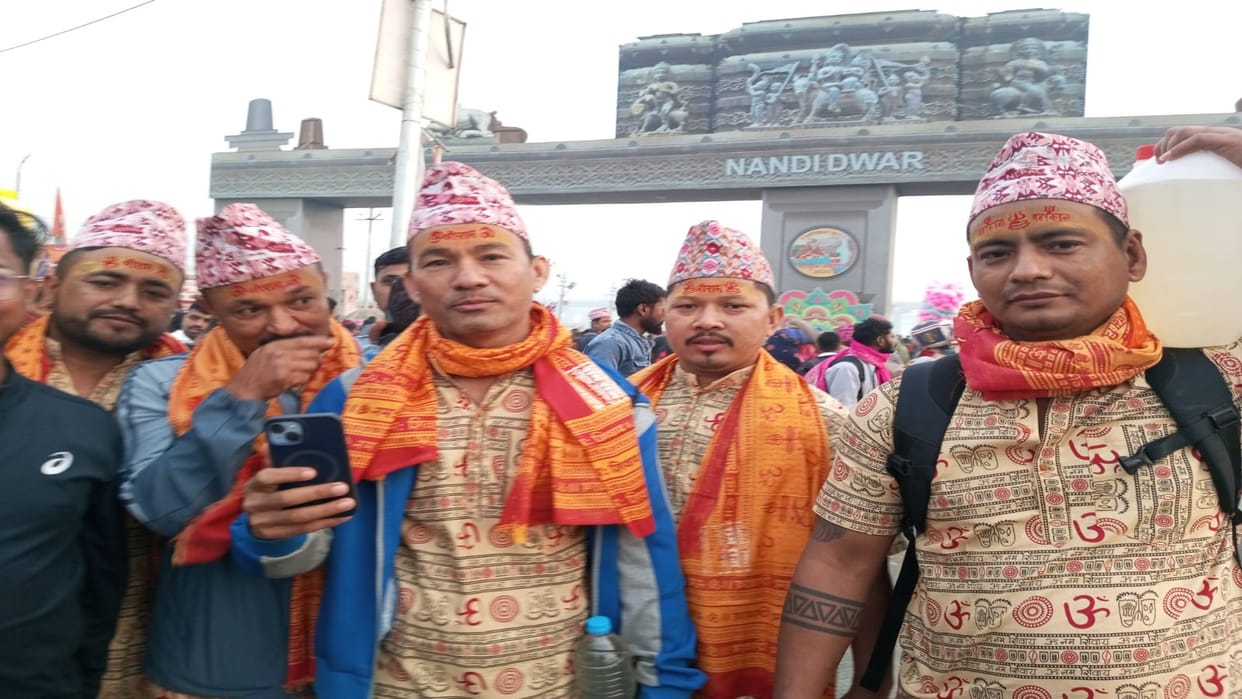 Mahakumbh: Confluence of colors of India in Triveni on Mahashivratri, devotees from Nepal also came