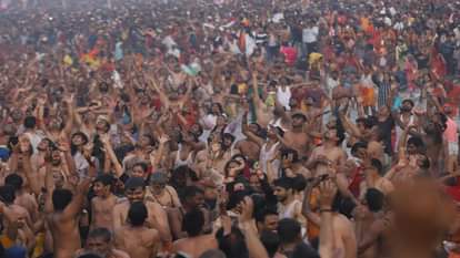 MahaKumbh: 65 करोड़ से ज्यादा श्रद्धालुओं ने किया स्नान, कई देशों की आबादी से अधिक ने लगाई डुबकी; तस्वीरें Mahakumbh 2025 More than 65 crore devotees took bath in Maha Kumbh See photos
