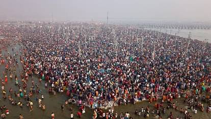 Mahakumbh 2025 Mahashivratri Snan Kumbh Mela Maha Shivratri Snan Photos Prayagraj News in Hindi