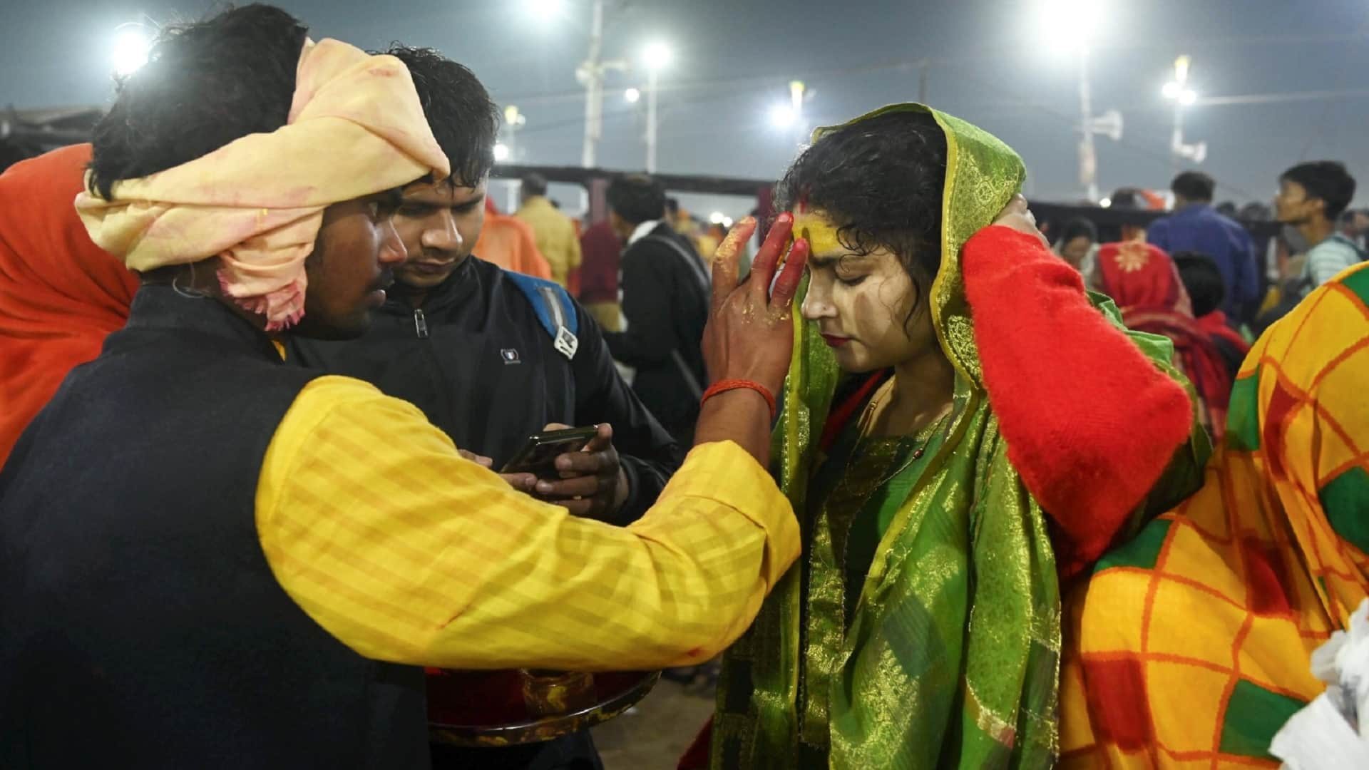 Maha Kumbh connected youth to Sanatan search for Vedas and Puranas increased 300 times on social media