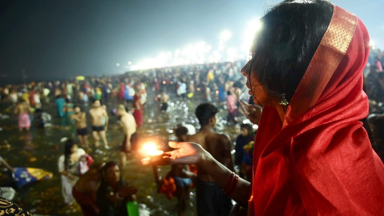 Mauni Amavasya 2026  Bathing in river on Mauni Amavasya special significance