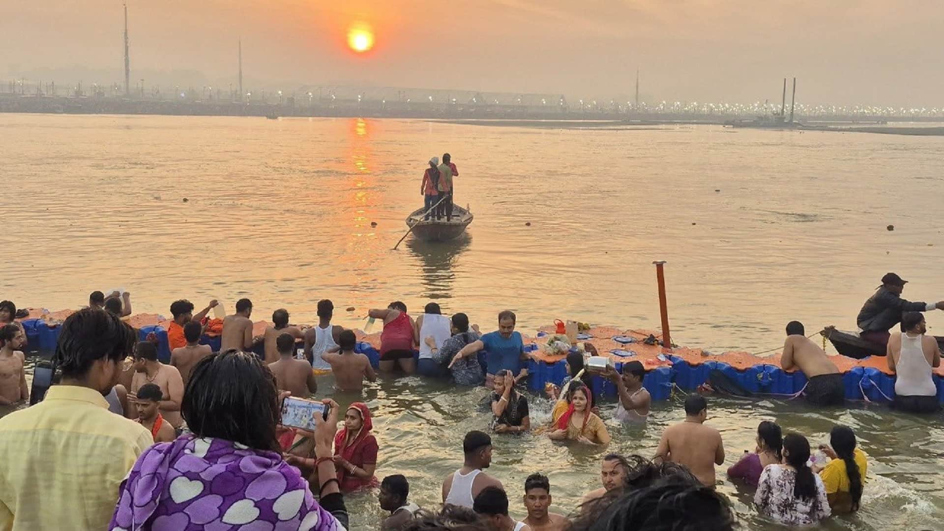 Mahakumbh 2025 Mahashivratri Snan Kumbh Mela Maha Shivratri Snan Photos Prayagraj News in Hindi