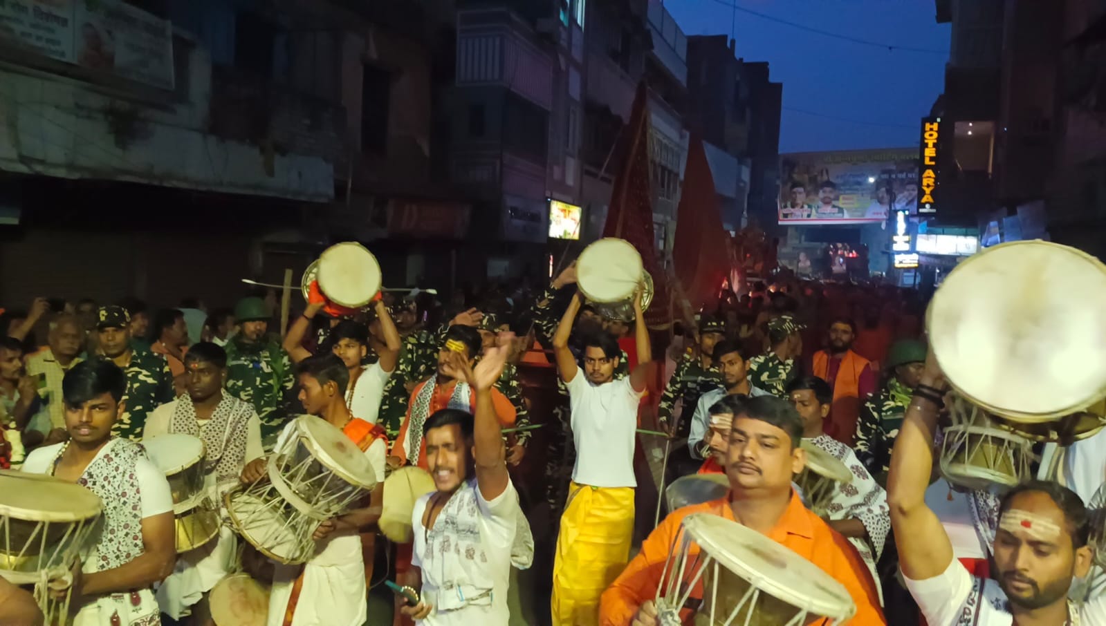 Mahashivratri 2025 Shiva Devotees crowd on Assi to Dashashwamedh Ghat