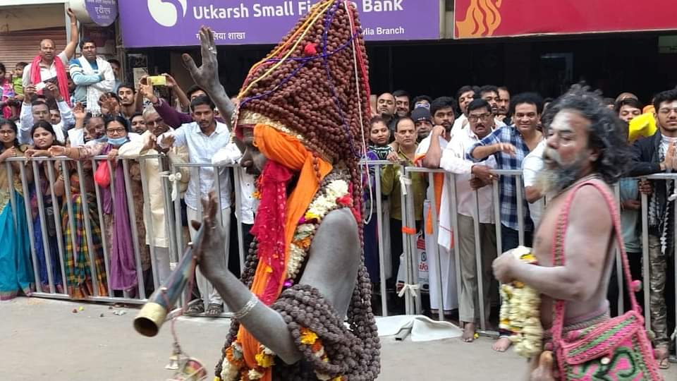 Mahashivratri 2025 naga sadhu procession taken out under leadership of Mahamandaleshwar of Akharas In Kashi