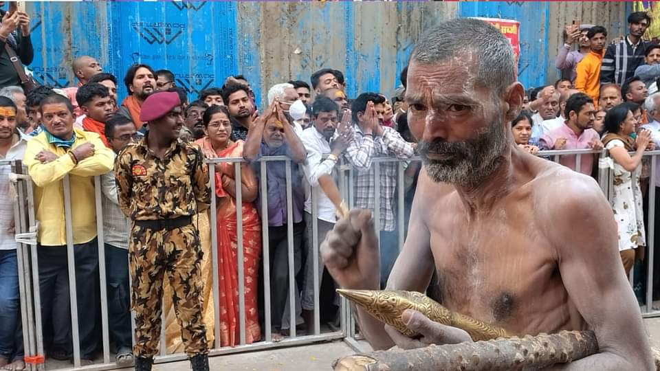 Mahashivratri 2025 naga sadhu procession taken out under leadership of Mahamandaleshwar of Akharas In Kashi