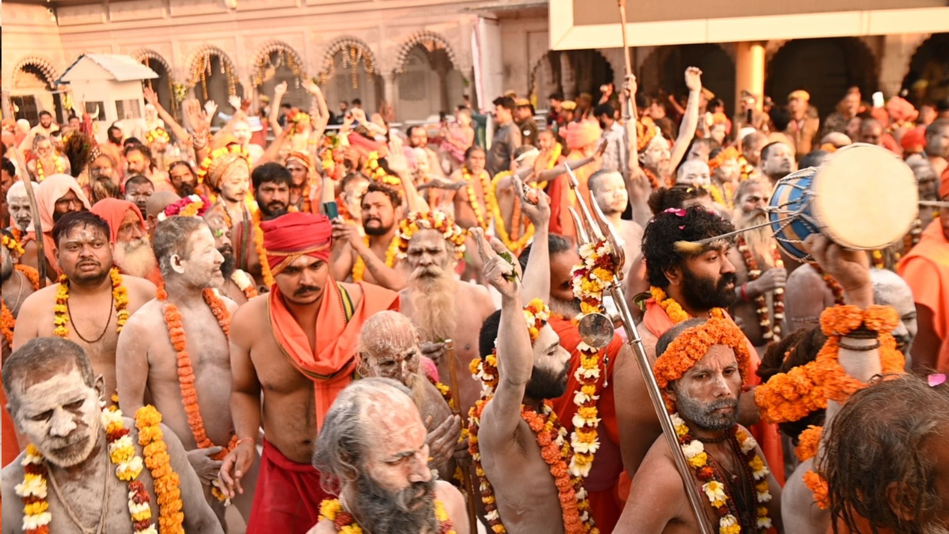 Mahashivratri 2025 saints and sages took out procession in style with band music see latest photos