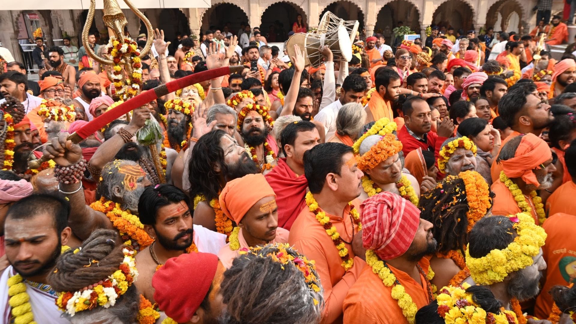 Mahashivratri 2025 saints and sages took out procession in style with band music see latest photos