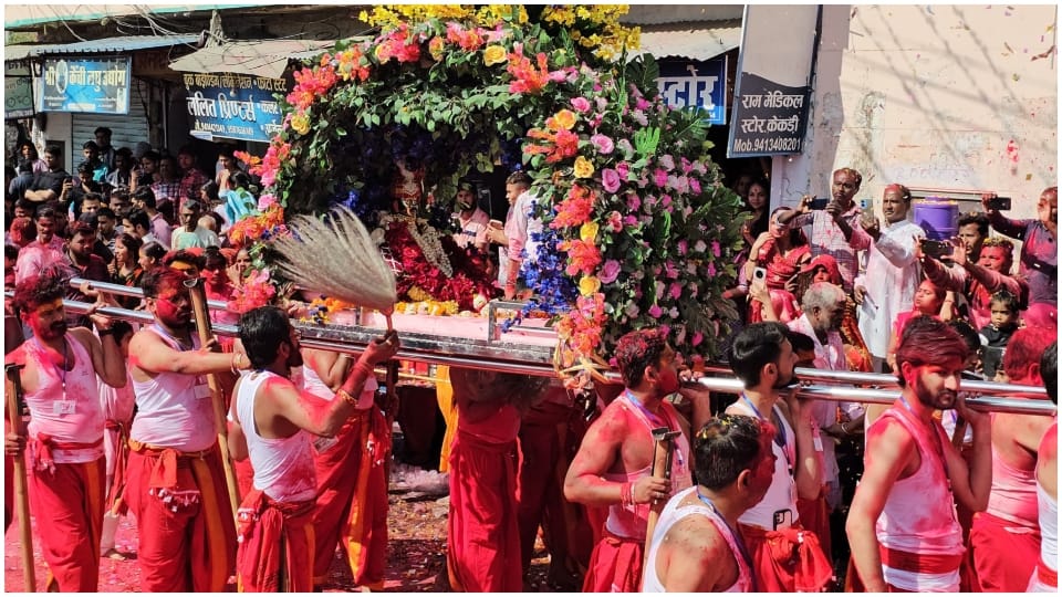 crowd gathered to ride Baba Mahakal On Mahashivratri in Kekri News In Hindi