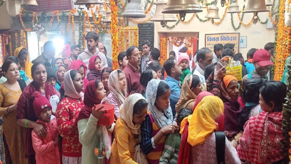 Mahashivratri: Shivoham... Shivoham echoed in Moradabad division, queues in temples for Jalabhishek