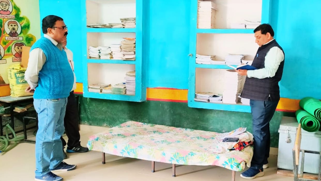 three teachers found sleeping in school BSA suspended them in Varanasi
