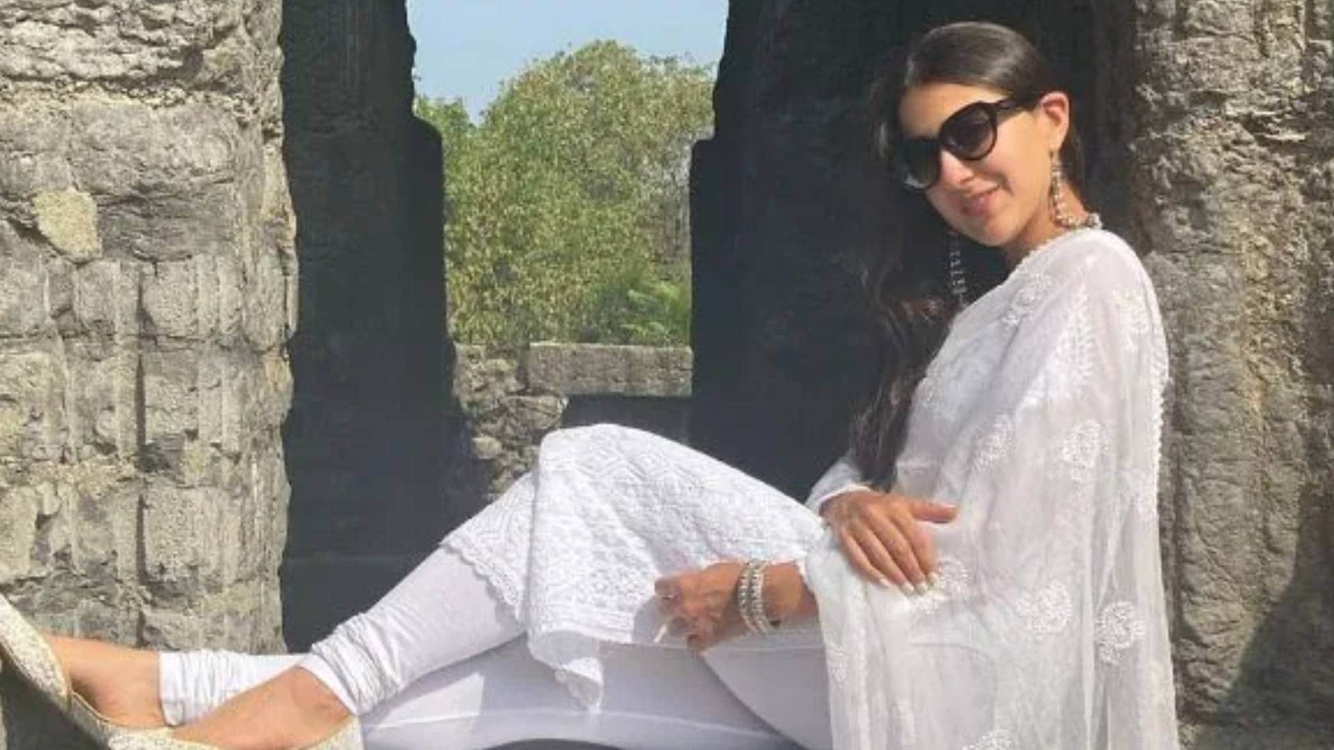 Look Stylish and Graceful at the Office with Suit Design Inspiration from These Actresses disprj