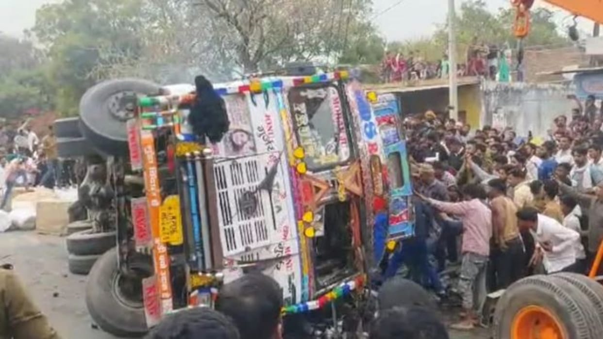 Dholpur: 2 Friends Die as Overloaded Truck Overturns, Lives Engulfed in Flames, Were on Their Way to a Wedding